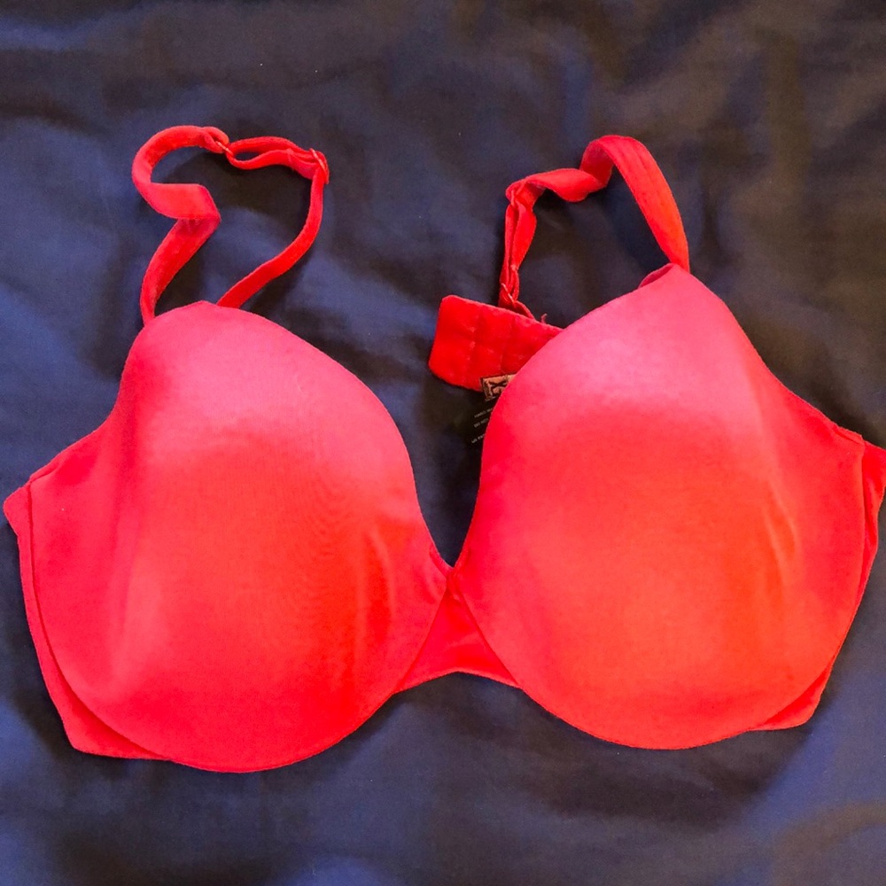 Victoria’s Secret IPEX bra 34DD/E